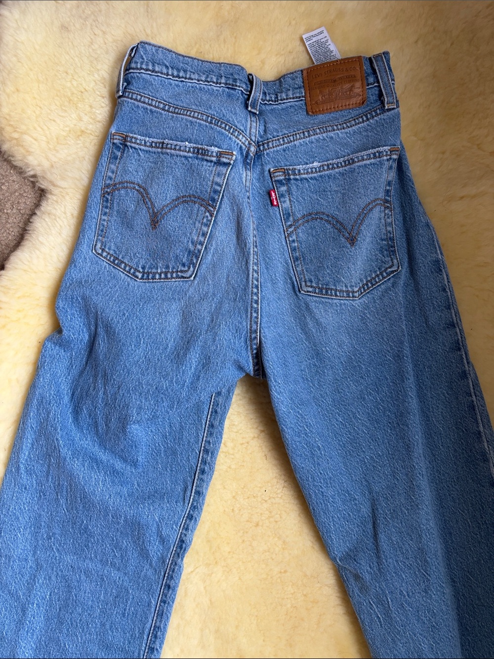Levi's Ribcage Jeans - Picture 5 of 5